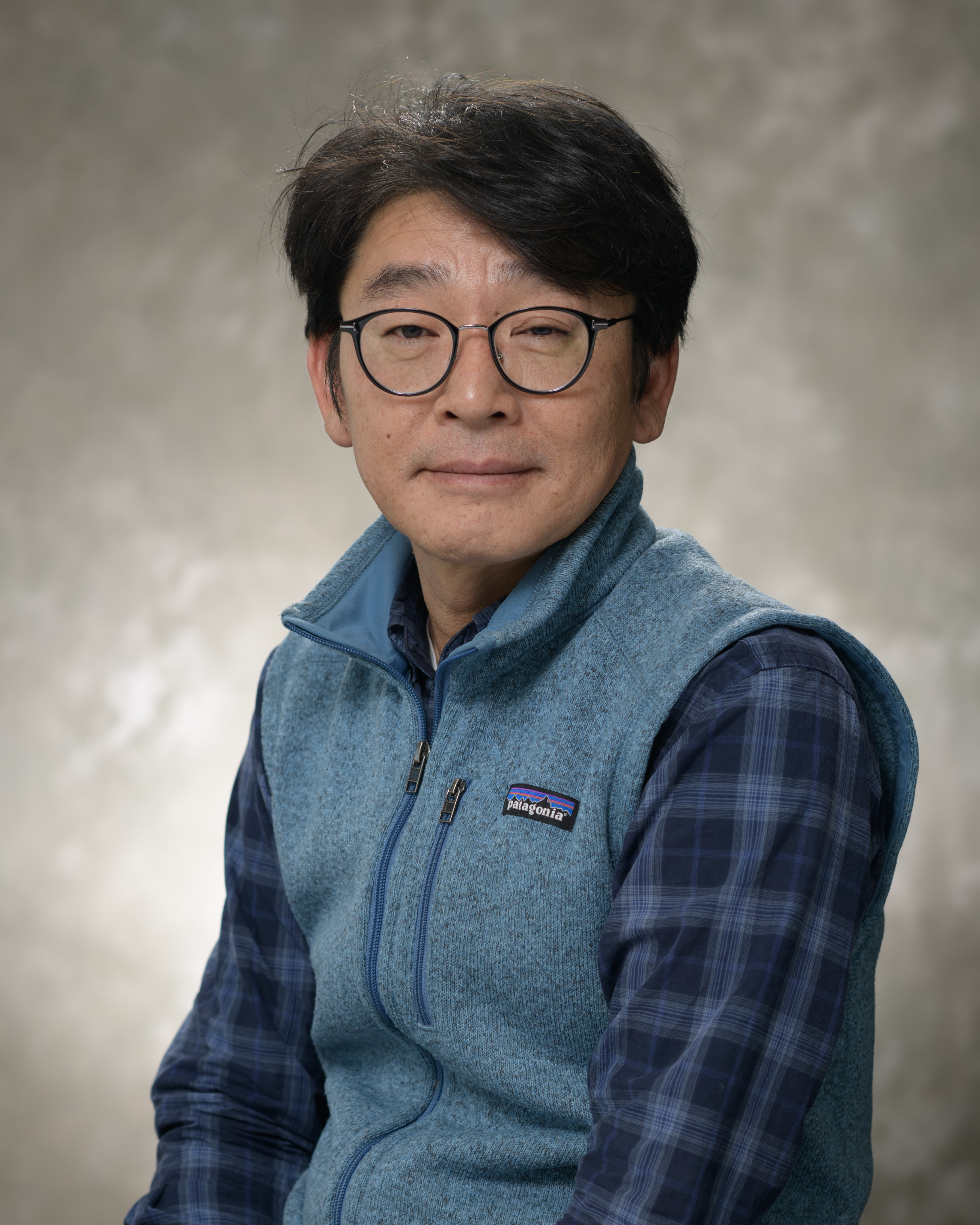 Eung Chang Kim's directory photo.